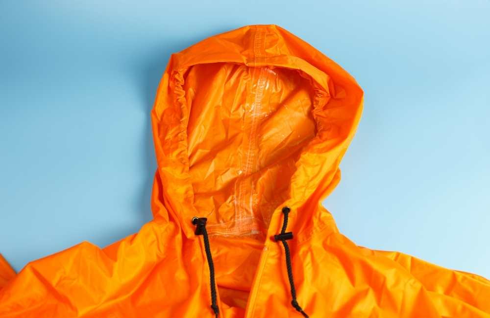 雨衣怎麼洗才不臭？先了解雨衣產生異味的原因
