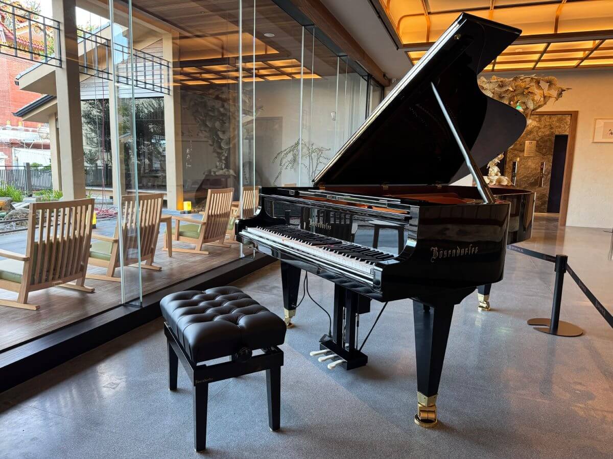 Bösendorfer 貝森朵夫 214 自動演奏平台鋼琴配置於高端飯店空間