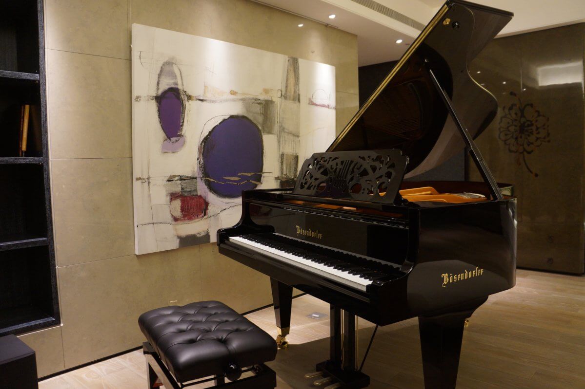 貝森朵夫 Bösendorfer 黑色平台鋼琴與現代豪宅住宅空間