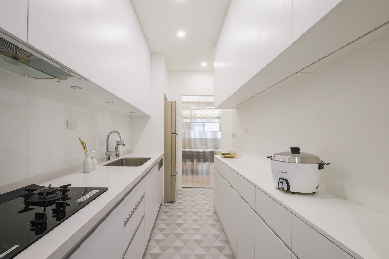 文山光序重生_廚房面向餐廳區