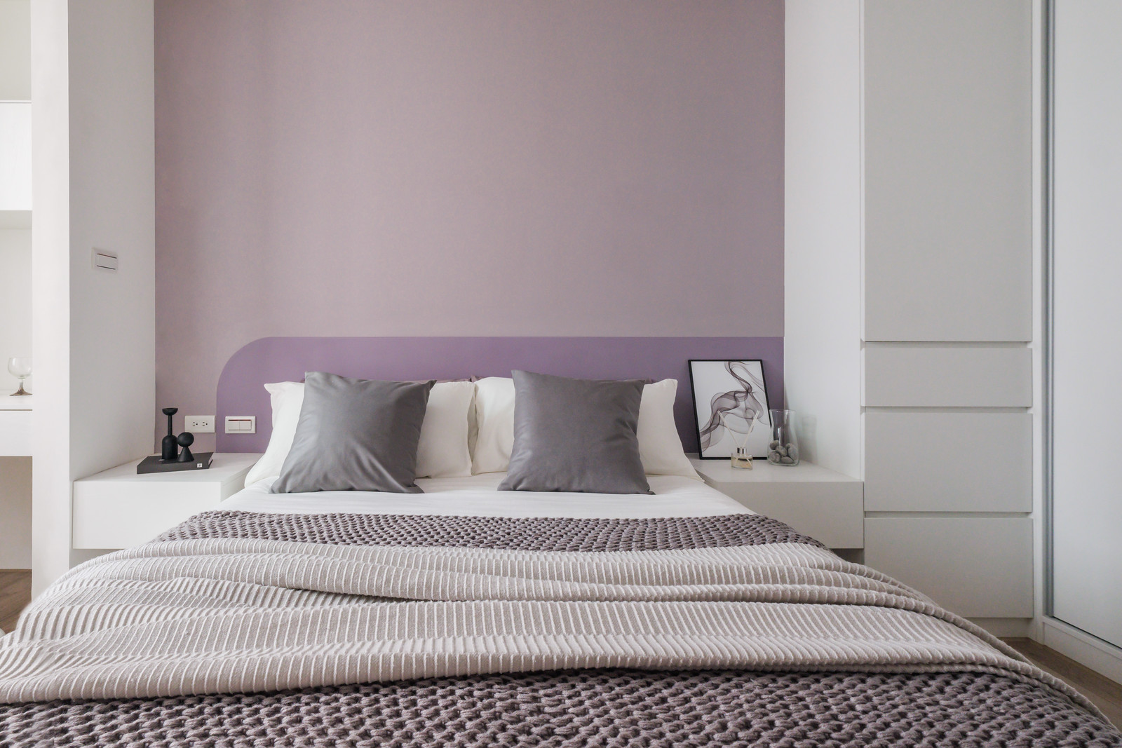 文山光序重生_主臥背牆跳色