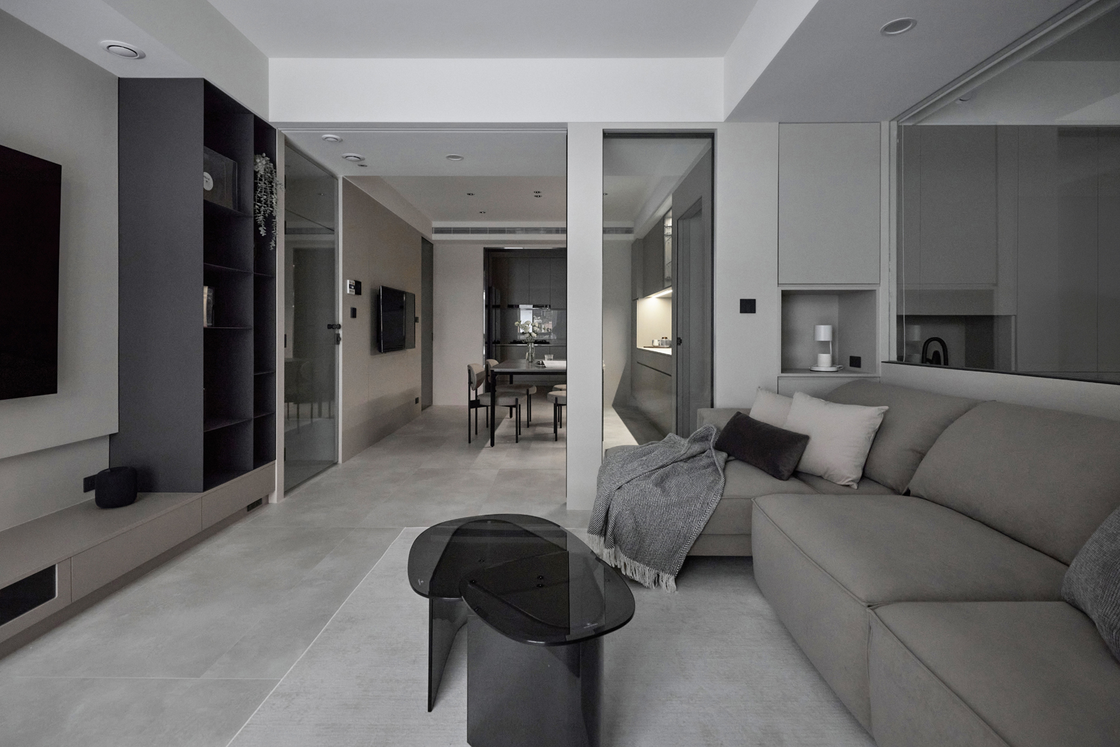 三重灰序日光_客廳與玻璃界面