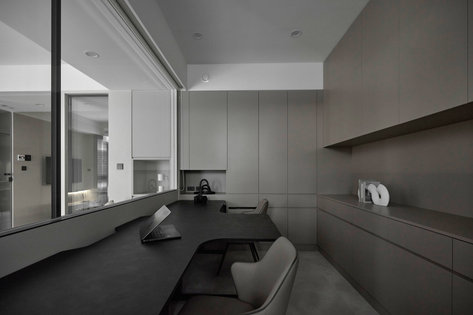 三重灰序日光_客廳視覺延伸