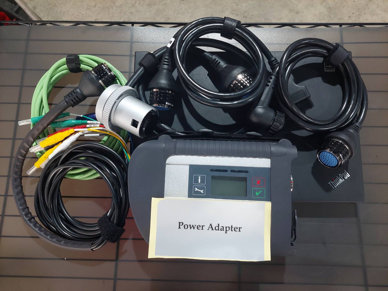 (圖8)BENZ 原廠診斷電腦系統。