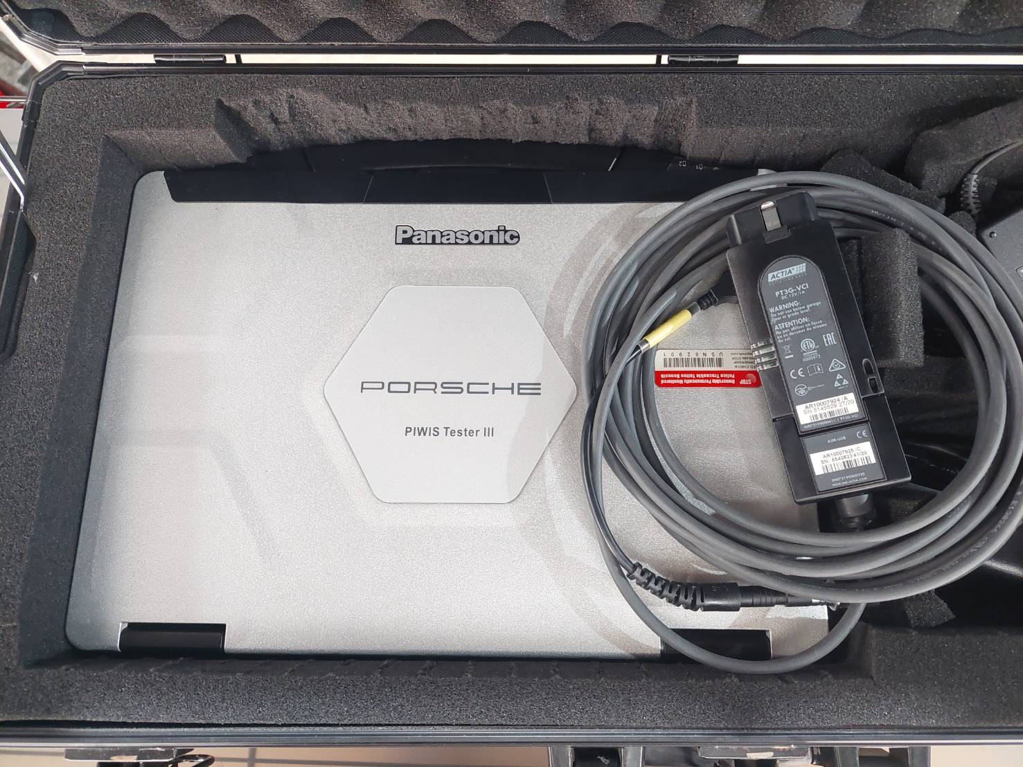 (圖10)PORSCHE 三代最新版原廠診斷電腦系統。