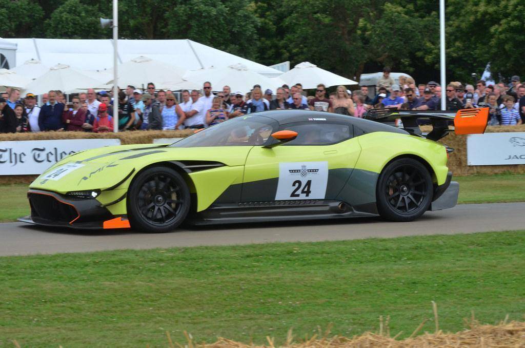 『賽道火神』空力再進化！Aston Martin Vulcan AMR Pro！