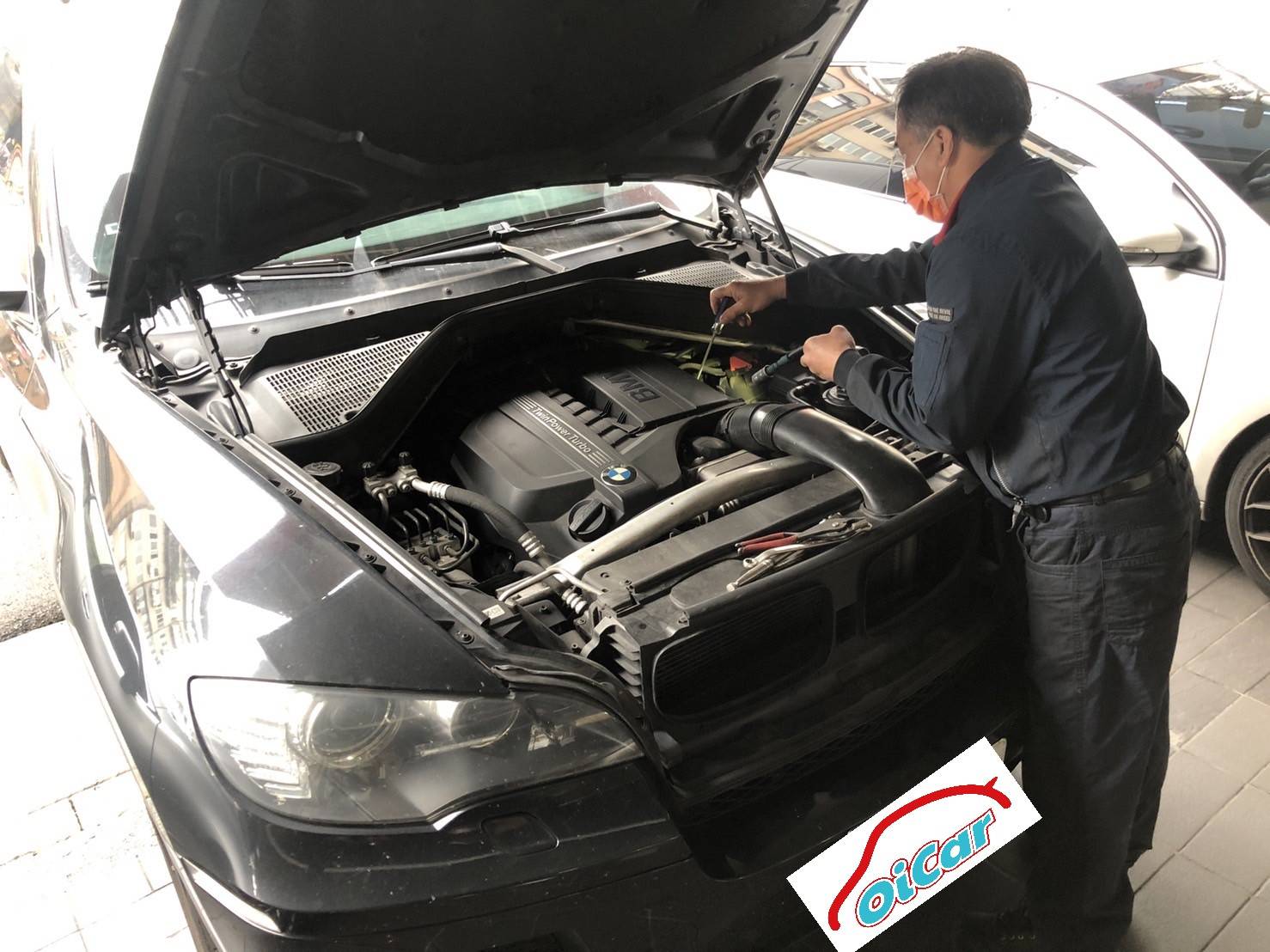 BMW X6 引擎檢修情況。