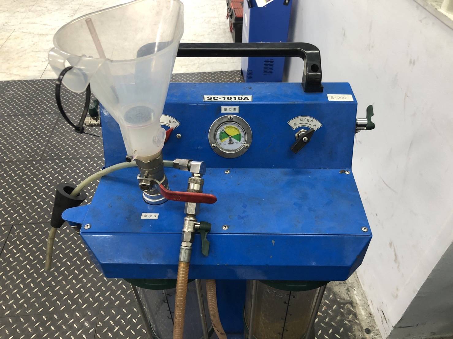 水箱冷卻液循環更換設備。