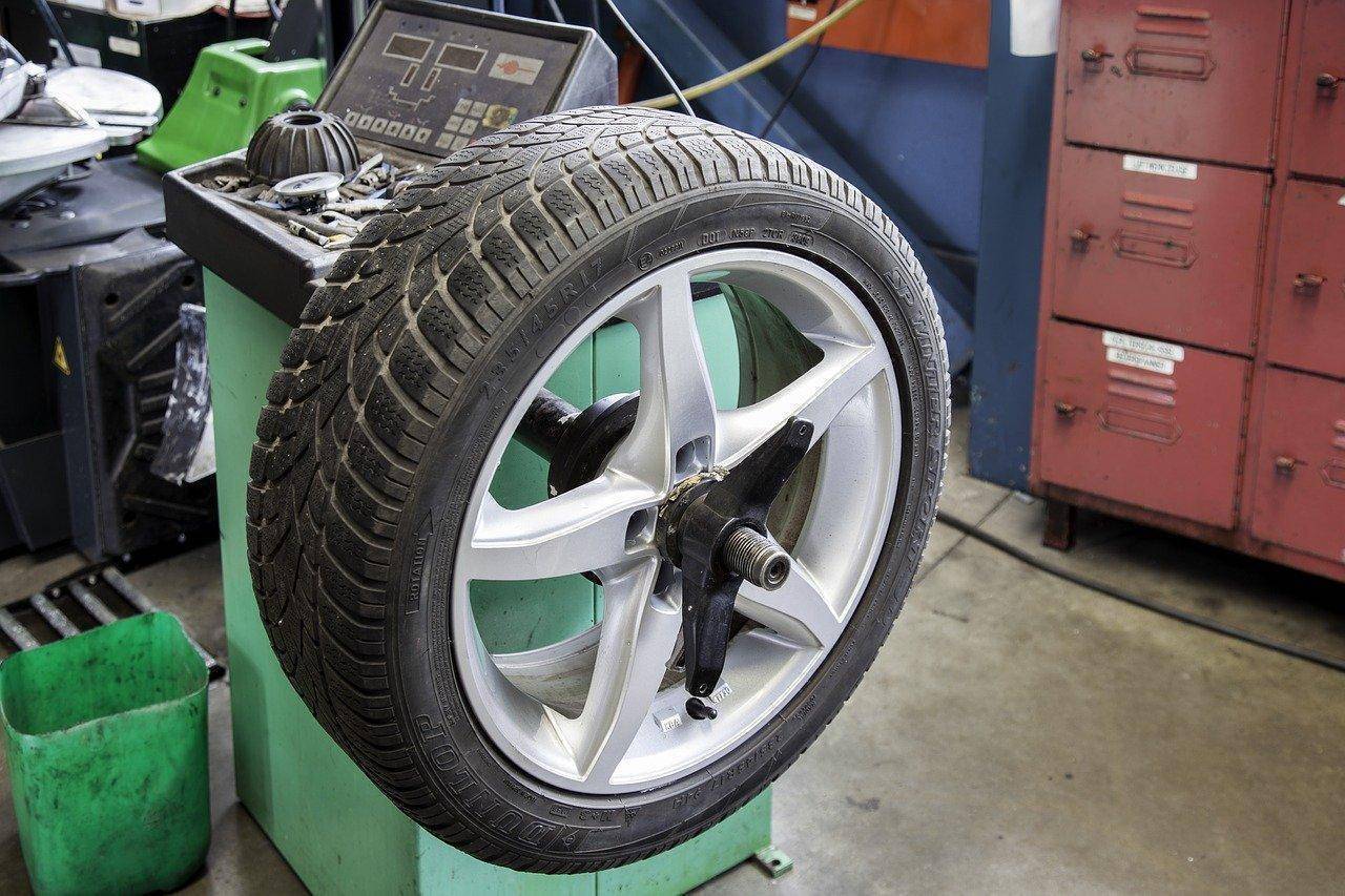 OiCar汽車百科-汽車備胎DIY更換方式與使用安全注意事項